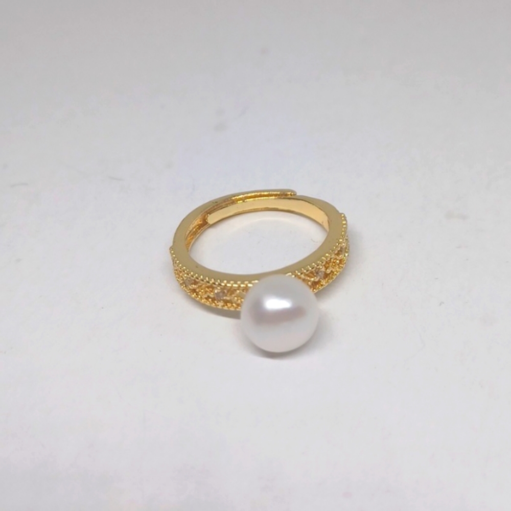 FRESHWATER PEARL RING 💍 ADJUSTABLE GOLD PLATED..